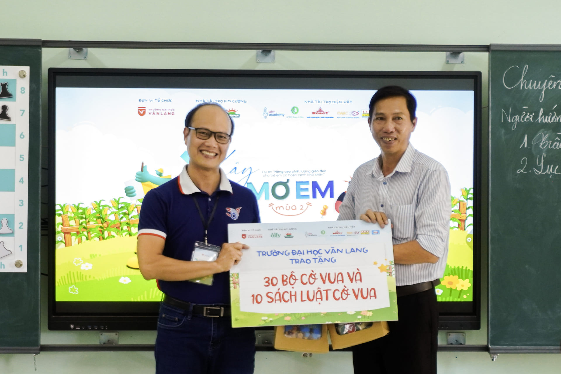 vlu-xay-uoc-mo-em-mua-2-hanh-trinh-gieo-mam-trao-yeu-thuong-nhan-nu-cuoi-k.jpg