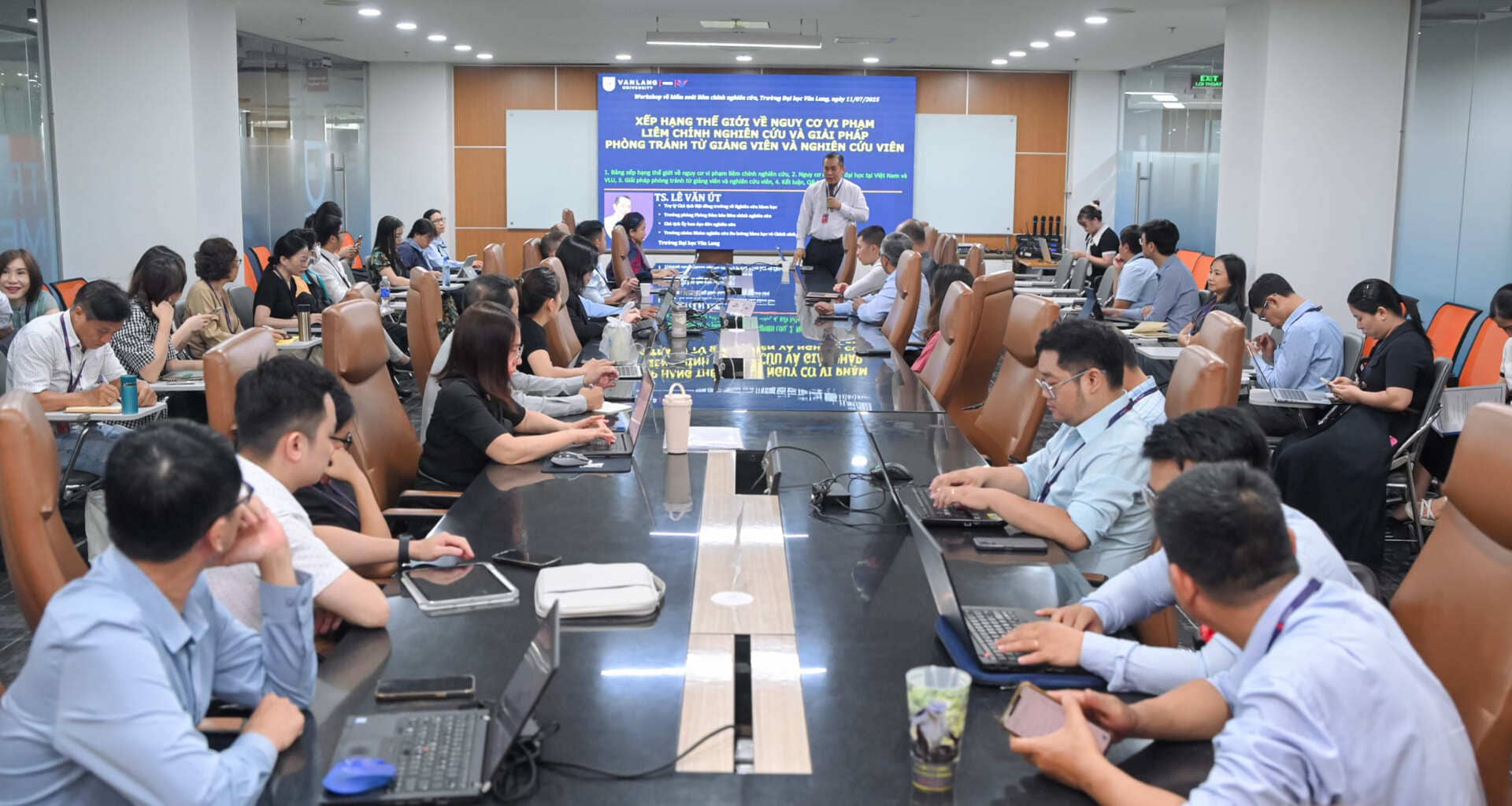 workshop-xep-hang-the-gioi-ve-nguy-co-vi-pham-liem-chinh-nghien-cuu-va-giai-phap-phong-tranh-tu-giang-vien-va-nghien-cuu-vien-b.jpg