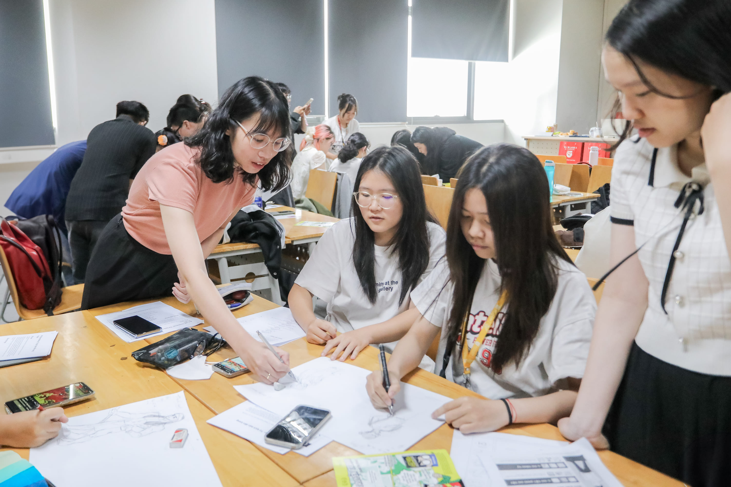 xay-dung-tu-duy-ke-chuyen-bang-hinh-anh-qua-workshop-tu-kich-ban-truyen-tranh-den-trang-truyen-b.jpg